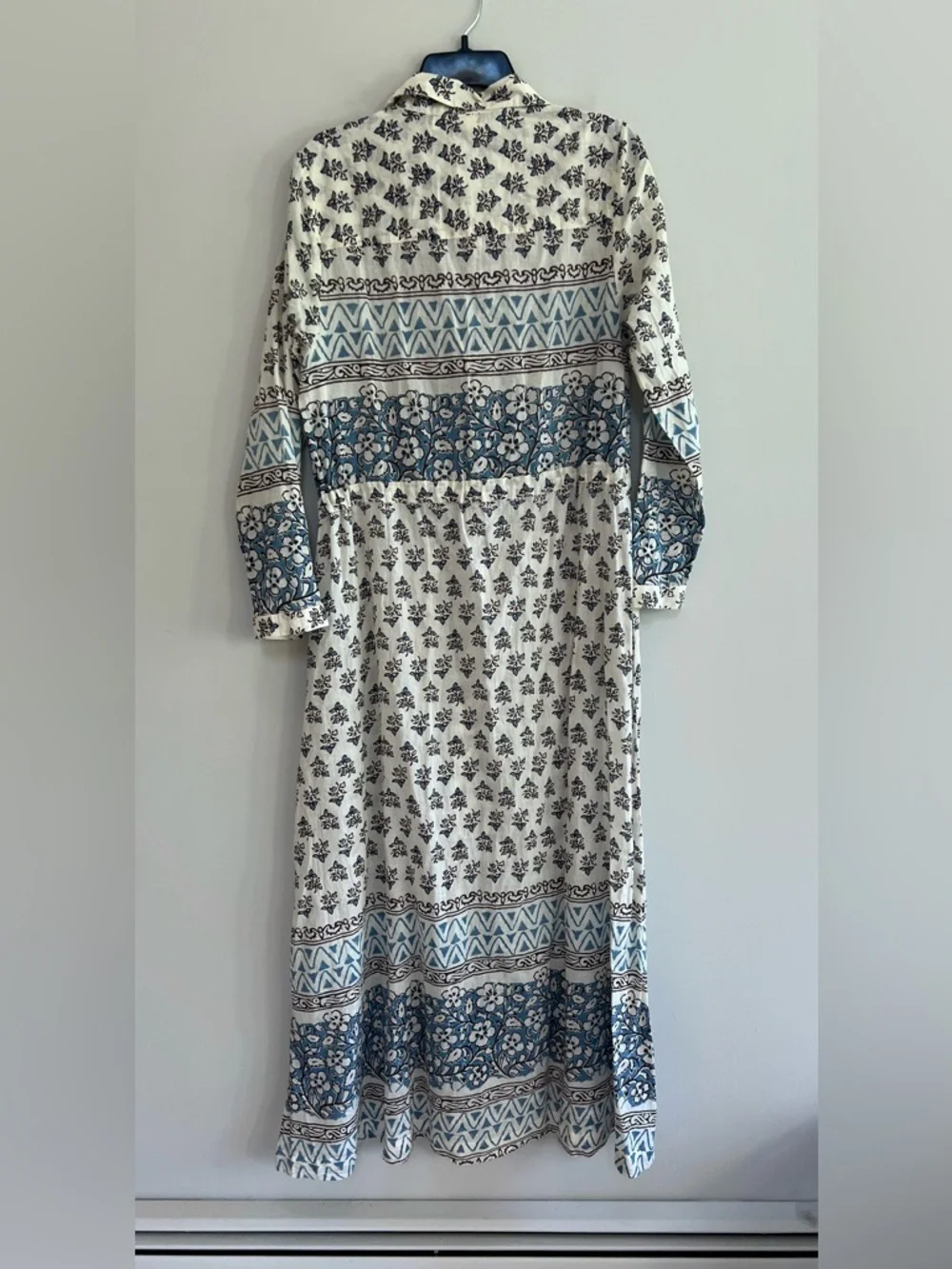 Maison Hotel Justine Floral Button Up Cotton Robe Dress in Ecru White + Blue, S - Picture 4 of 13